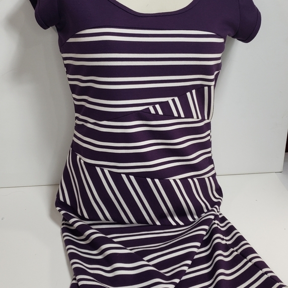 Guess Purple Patterned Dress - Picture 2 of 4